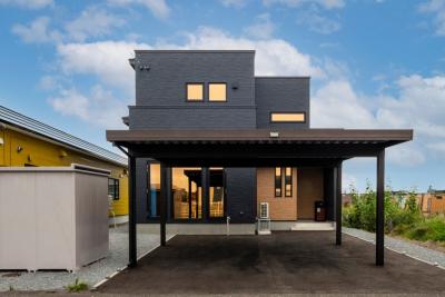 ふたつのテイストを一邸に、愛犬と暮らすモダンハウス